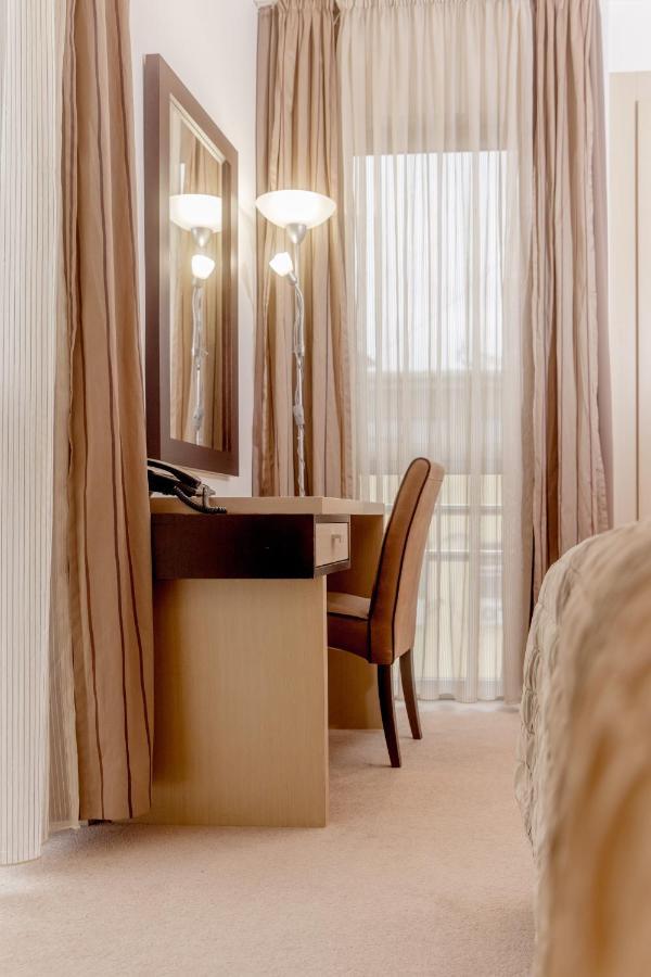 Hotel Vojvodina Зренянин Экстерьер фото