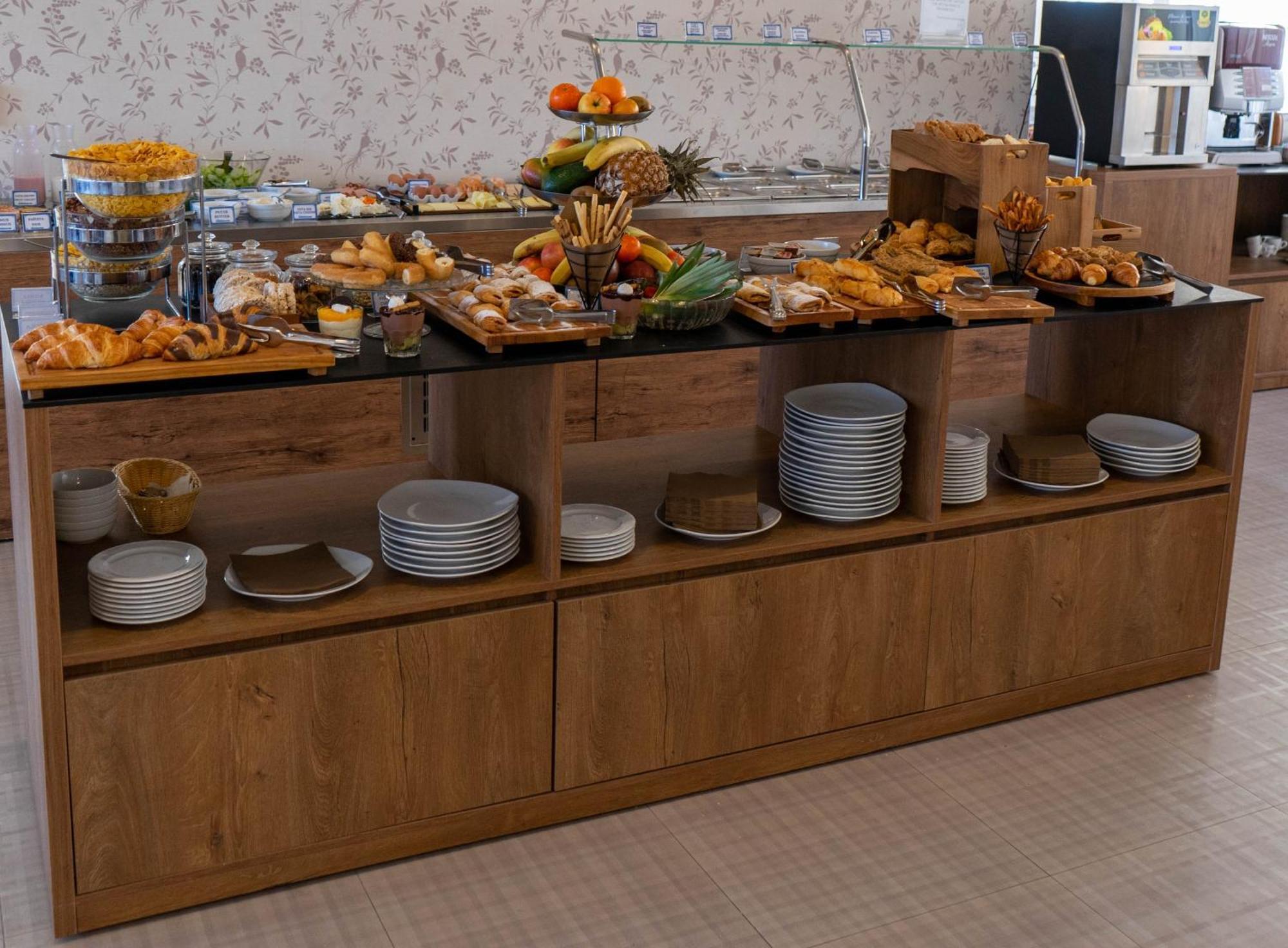 Hotel Vojvodina Зренянин Экстерьер фото