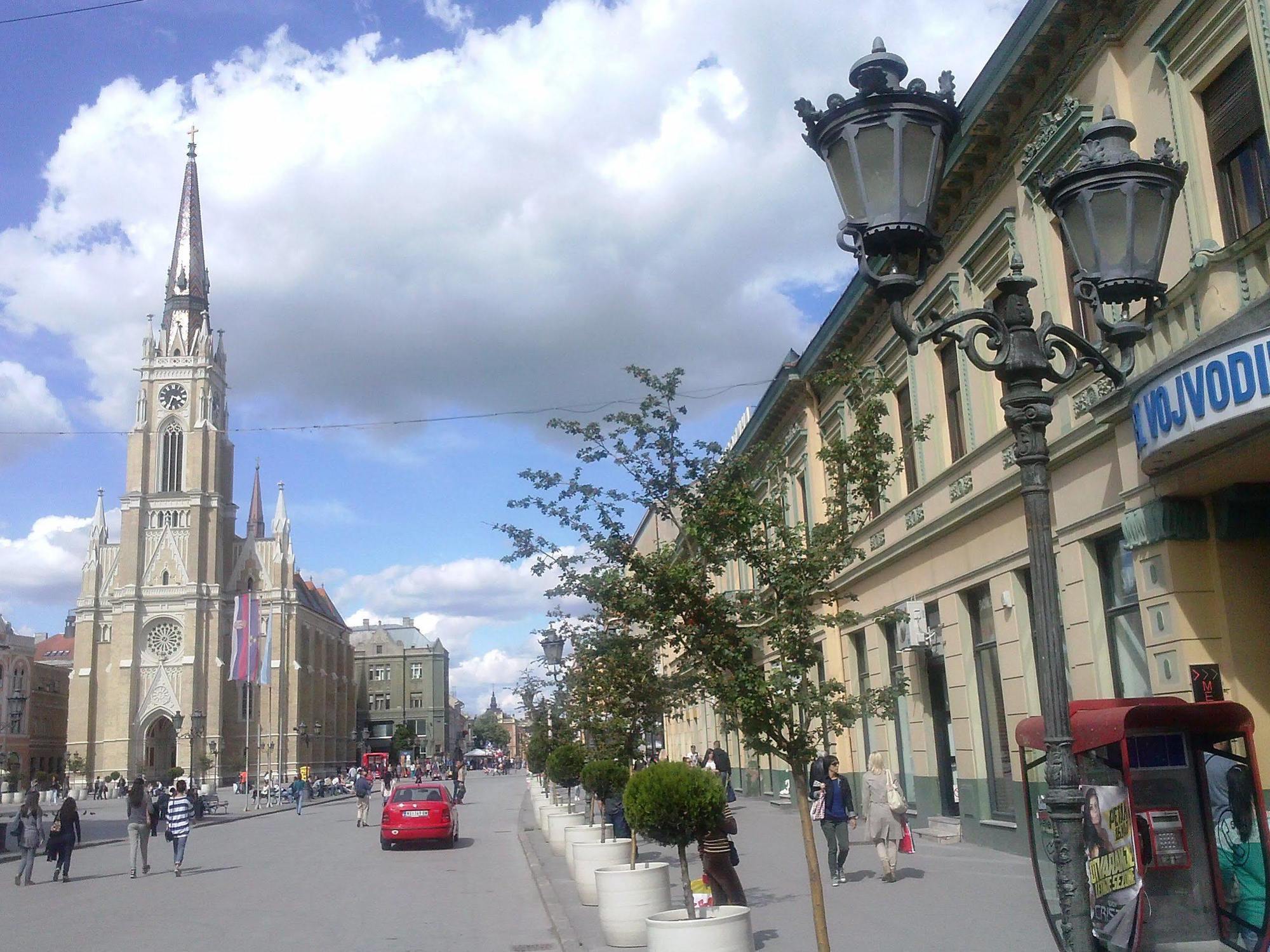 Hotel Vojvodina Зренянин Экстерьер фото