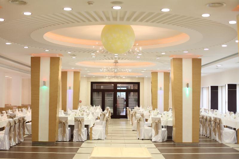 Hotel Vojvodina Зренянин Экстерьер фото